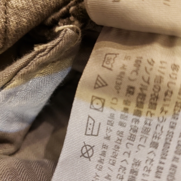 Abercrombie & Fitch - Picture 8 of 9